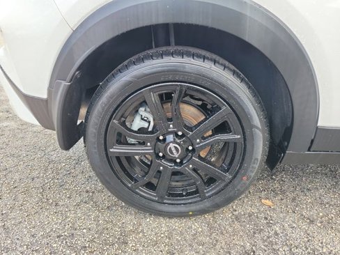Used 2023 Nissan Kicks SV image 7