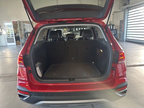 Certified 2022 Volkswagen Taos SE w/ IQ.Drive SE Package image 8
