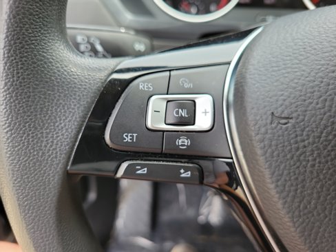 Used 2021 Volkswagen Tiguan S image 28