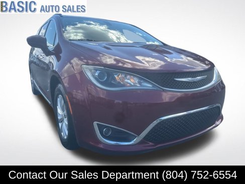 Used 2017 Chrysler Pacifica Touring-L image 3