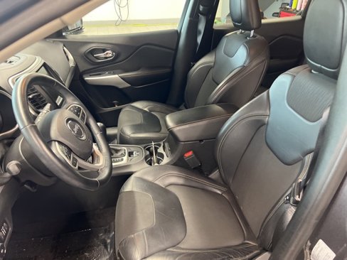 Used 2018 Jeep Compass Limited w/ Navigation Group image 24
