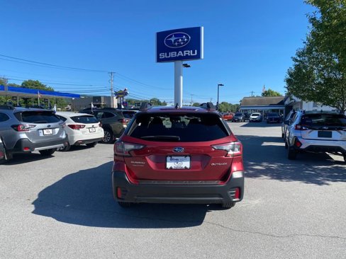 Used 2022 Subaru Outback Premium image 11