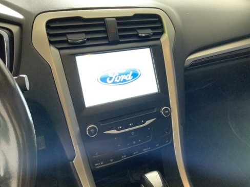 Used 2013 Ford Fusion SE image 25