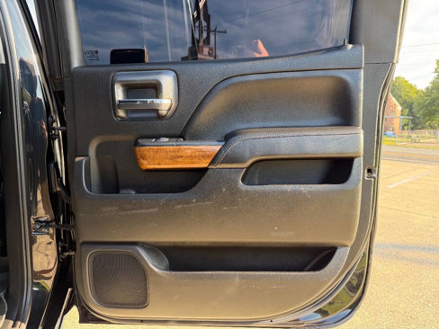 Used 2018 Chevrolet Silverado 2500 High Country w/ Duramax Plus Package image 22