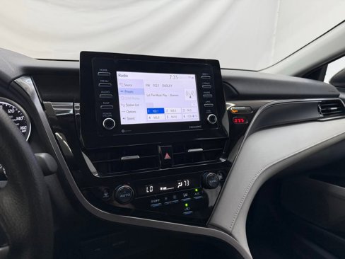 Used 2024 Toyota Camry LE image 10