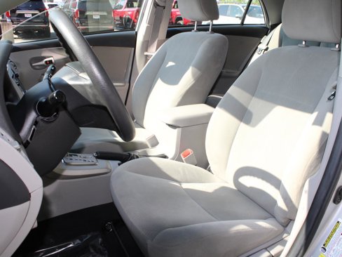 Used 2013 Toyota Corolla LE image 16