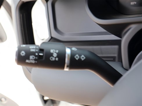 New 2025 Land Rover Defender 110 S image 36