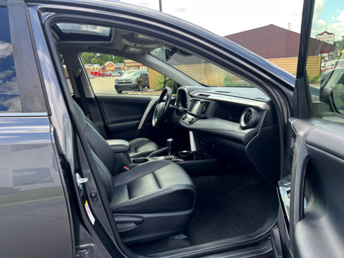 Used 2016 Toyota RAV4 Limited image 40