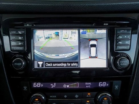 Used 2016 Nissan Rogue SV w/ SV Premium Package image 3