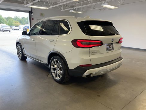 Used 2023 BMW X5 sDrive40i w/ Premium Package image 3