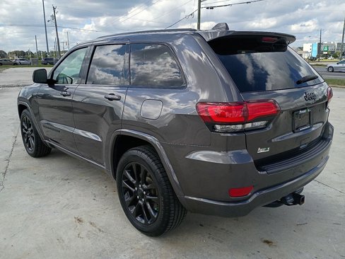 Used 2020 Jeep Grand Cherokee Altitude image 12