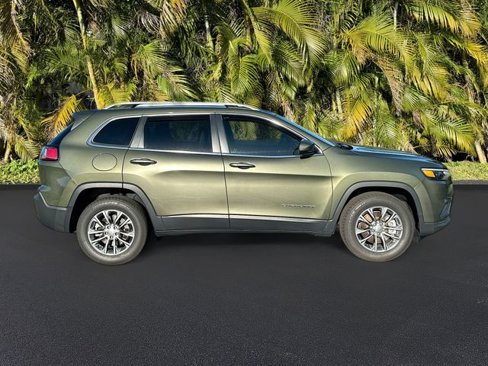 Used 2019 Jeep Cherokee Latitude Plus w/ Cold Weather Group image 4