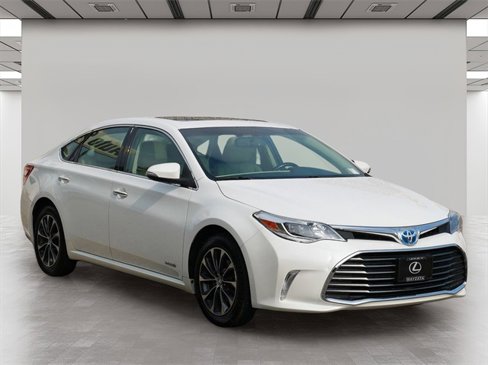 Used 2016 Toyota Avalon XLE Plus image 1