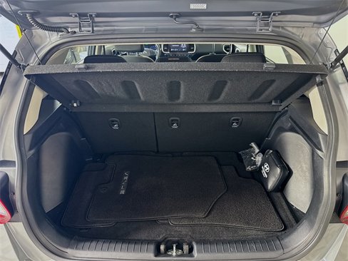 Used 2022 Hyundai Venue SEL image 15