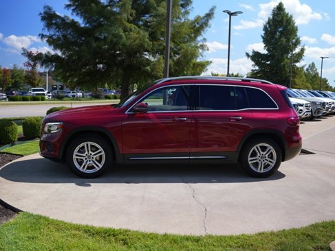 Certified 2021 Mercedes-Benz GLB 250 4MATIC w/ Premium Package image 4