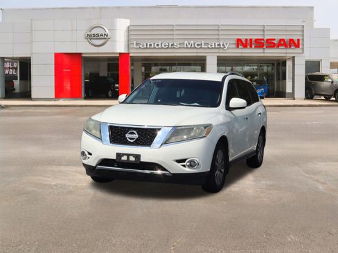 Used 2016 Nissan Pathfinder SV image 3