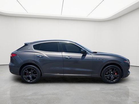 Used 2019 Maserati Levante S image 9