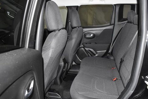 Certified 2019 Jeep Renegade Latitude w/ Cold Weather Group image 29