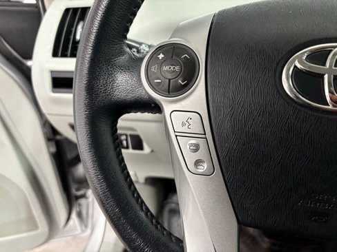 Used 2014 Toyota Prius V image 21
