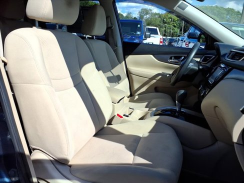 Used 2016 Nissan Rogue SV w/ SV Premium Package image 8