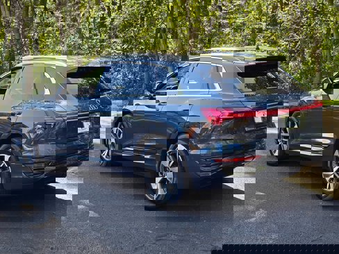 Used 2024 Audi Q8 e-tron Premium Plus w/ Premium Plus Package image 4