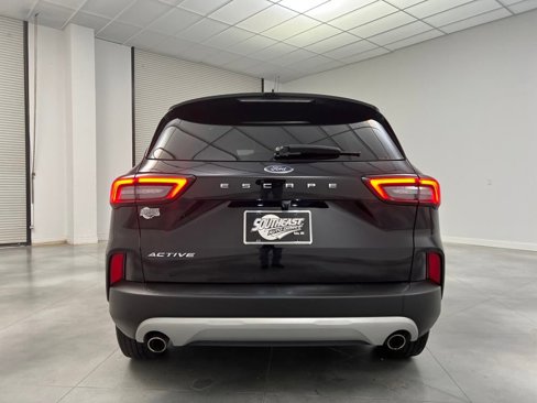 Used 2024 Ford Escape Active w/ Cold Weather Package image 6