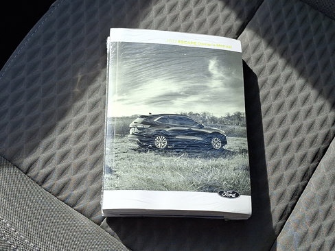 Used 2022 Ford Escape SE image 26