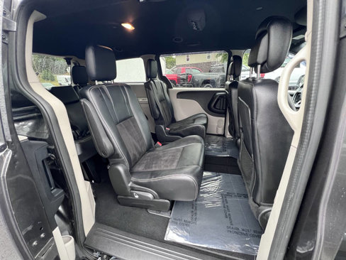 Used 2019 Dodge Grand Caravan SXT image 27