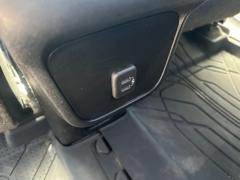 Used 2020 Chevrolet Equinox Premier w/ Premier Redline Edition image 21