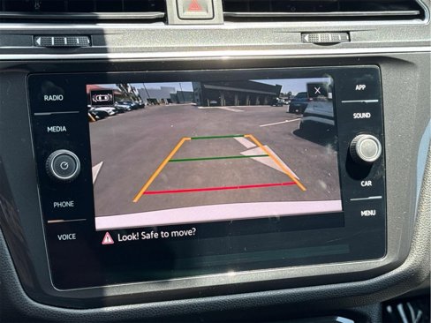 Used 2022 Volkswagen Tiguan SE image 15