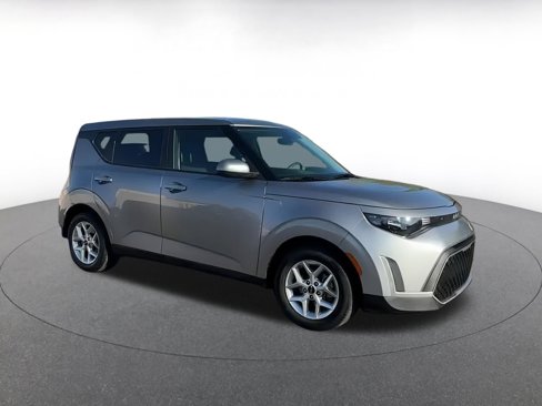 Used 2024 Kia Soul LX w/ LX Technology Package image 2