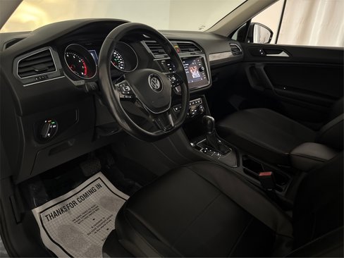 Used 2019 Volkswagen Tiguan SE w/ Panoramic Sunroof Package image 34