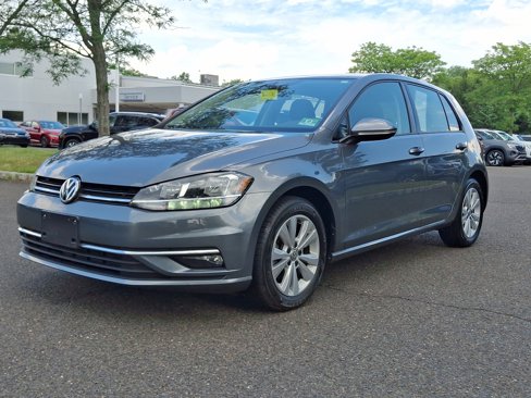 Used 2018 Volkswagen Golf SE image 3