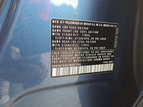 Certified 2020 Volkswagen Tiguan SE image 33