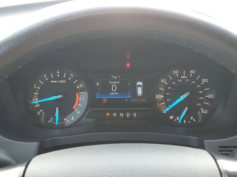Used 2018 Ford Explorer XLT image 18