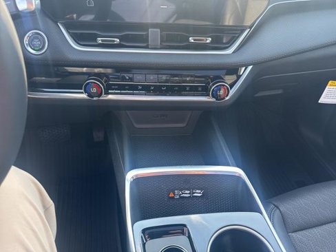 New 2026 Chevrolet Equinox LT w/ Convenience Package II image 14