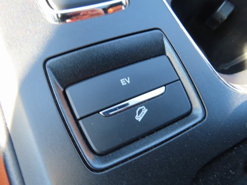Used 2020 Ford Fusion Energi Titanium image 31