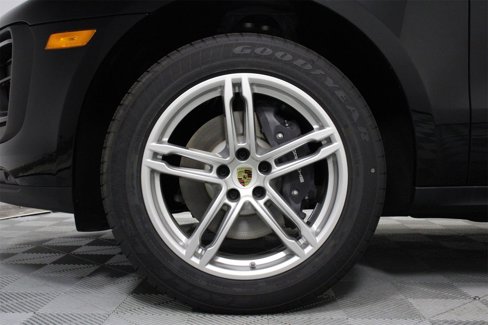 New 2025 Porsche Macan image 17