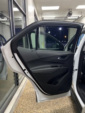 Used 2020 Chevrolet Equinox Premier image 17