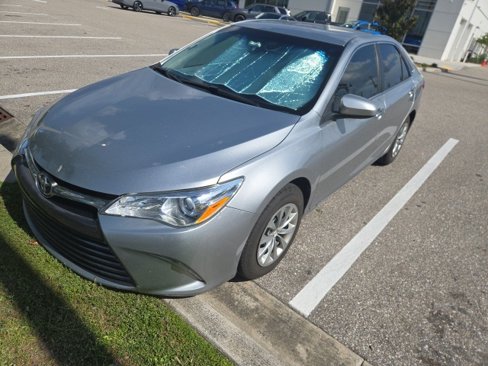 Used 2017 Toyota Camry LE image 2