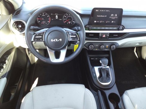 Used 2023 Kia Forte LXS image 7