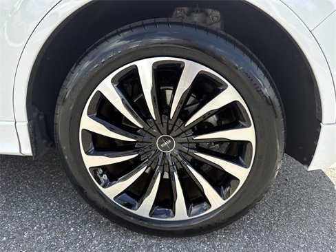 Used 2022 Lincoln Aviator Black Label Grand Touring w/ Class IV Trailer Tow Package image 3