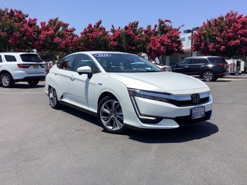 Used 2018 Honda Clarity Touring image 2