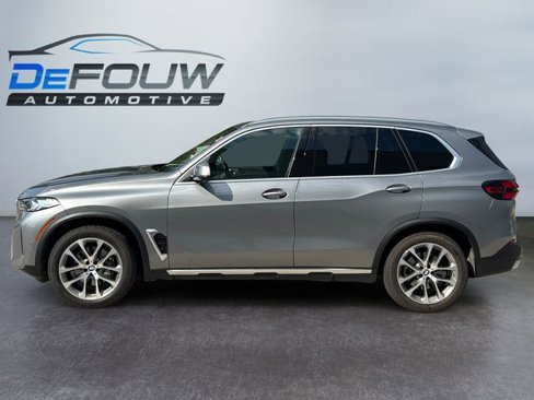 Used 2024 BMW X5 xDrive40i w/ Premium Package image 6