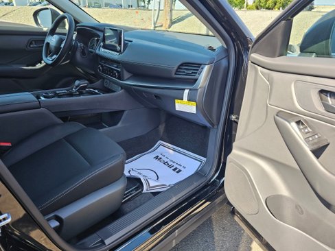 New 2025 Nissan Rogue S image 9