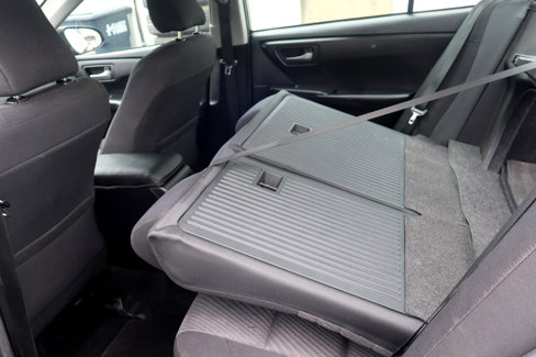 Used 2015 Toyota Camry LE image 38