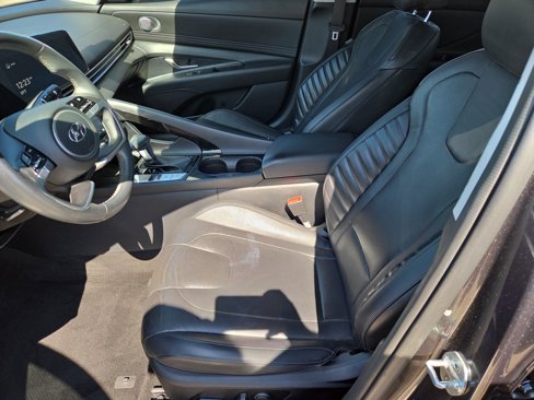 Used 2021 Hyundai Elantra Limited w/ Cargo Package image 5