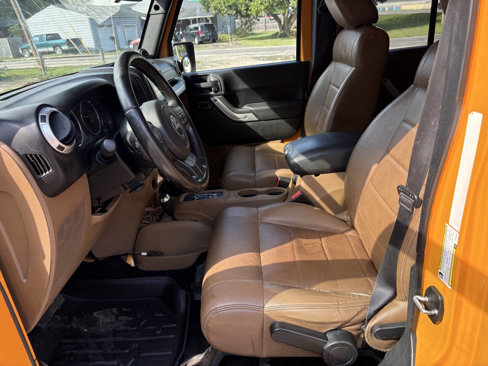 Used 2012 Jeep Wrangler Unlimited Sahara w/ Dual Top Group image 13