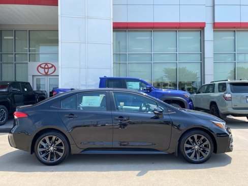 Certified 2024 Toyota Corolla SE image 2