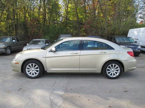 Used 2011 Chrysler 200 Limited image 1